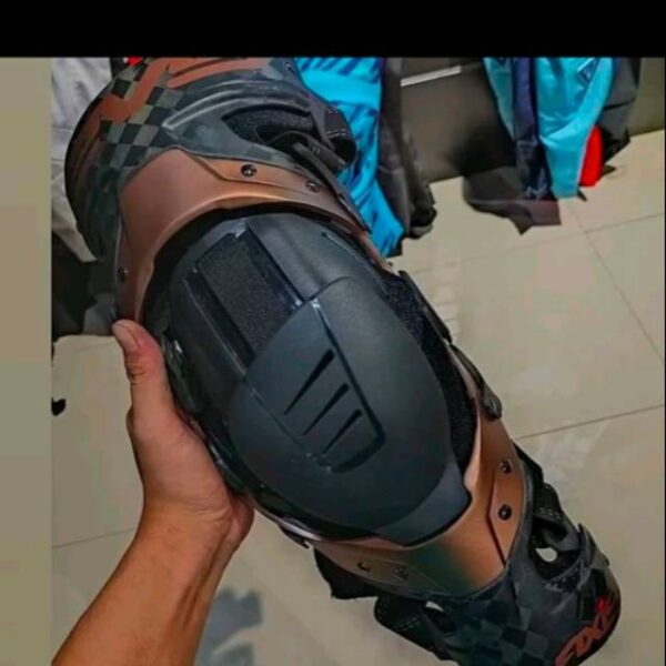 Knee Evs Axis Pro Carbon Pelindung Lutut EVS Axis Pro Carbon